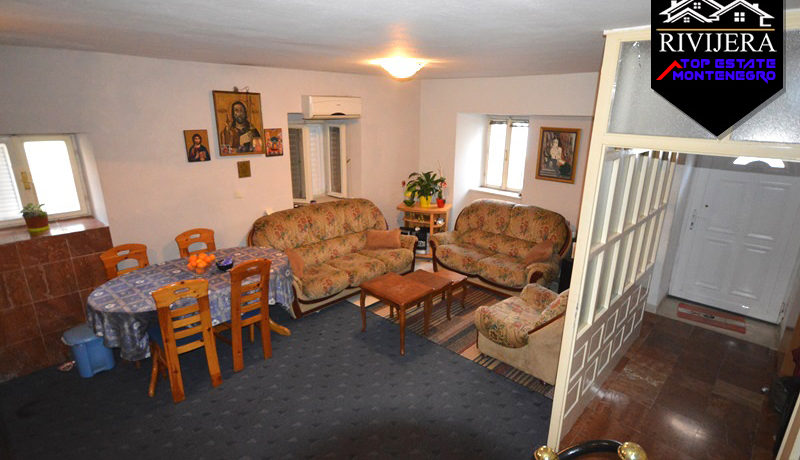 RN2217-Interessantes Steinhaus Bijela, Herceg Novi-Top Immobilien Montenegro