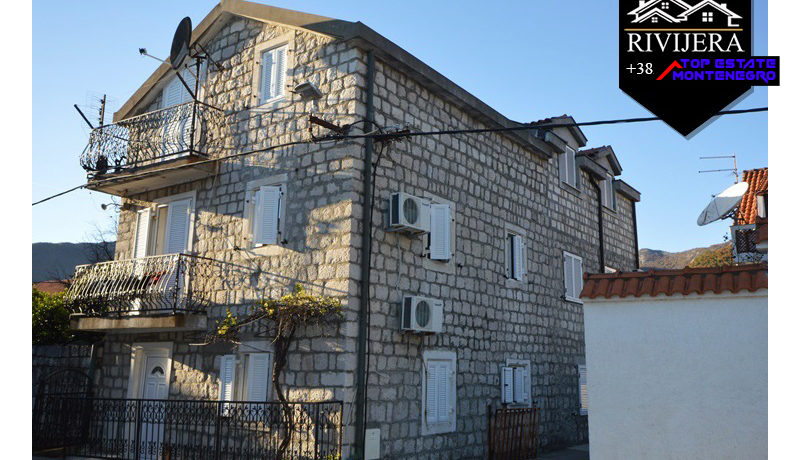 RN2217-Каменный дом на набережной Биела, Герцег Нови-Топ недвижимости Черногории