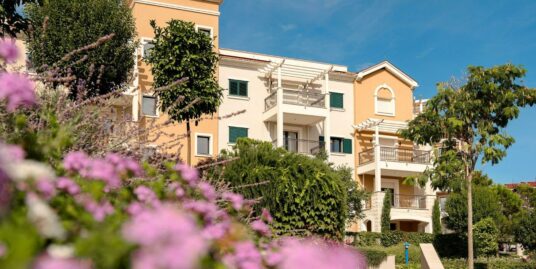 For sale one studio apartment 6304 Lustica Bay