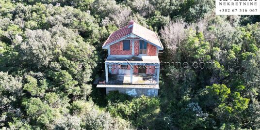 For sale charming house in Rose Herceg Novi