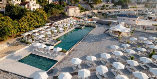 For sale luxurious apartment in the Lazure complex Herceg Novi