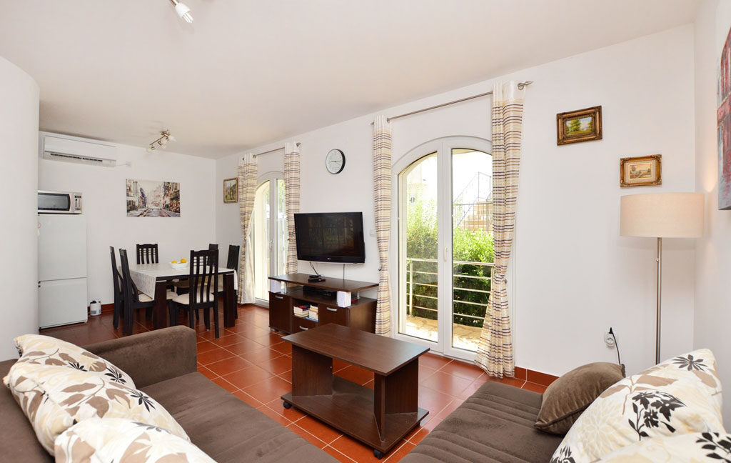 bijela_herceg_novi_Sale_prodaja_rivijera_nekretnine_ (1)