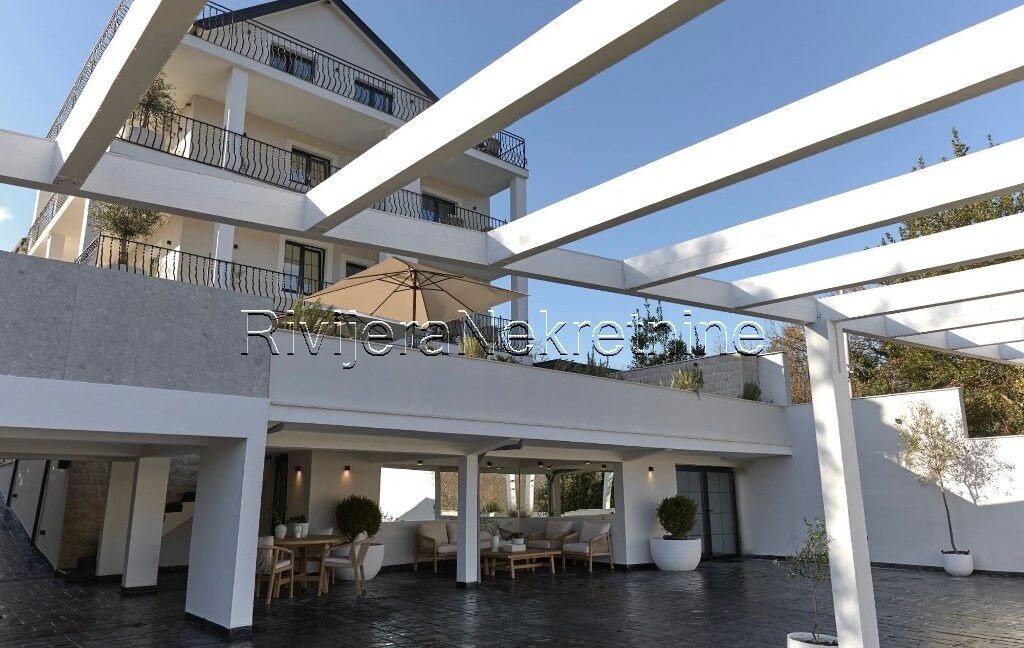Tivat_vila_prodjaa_villa_sale_Rivijera_Nekretnine_oglasi_Boka_Kotorska_ (1)