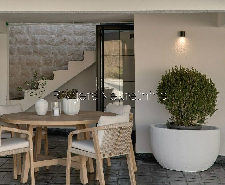 Tivat_vila_prodjaa_villa_sale_Rivijera_Nekretnine_oglasi_Boka_Kotorska_ (11)