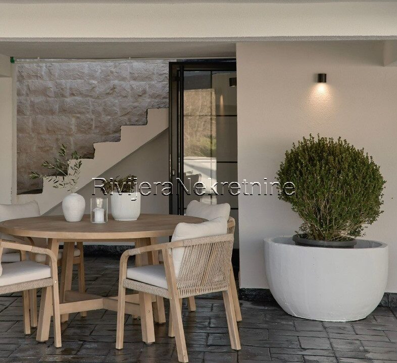Tivat_vila_prodjaa_villa_sale_Rivijera_Nekretnine_oglasi_Boka_Kotorska_ (11)