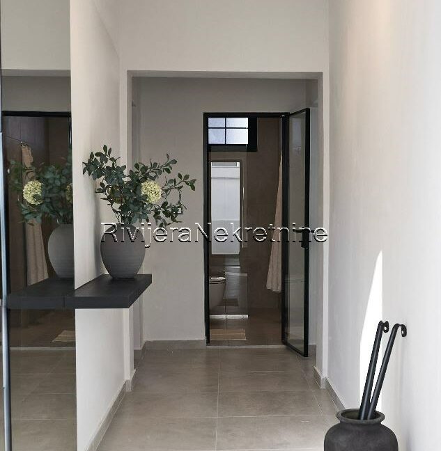 Tivat_vila_prodjaa_villa_sale_Rivijera_Nekretnine_oglasi_Boka_Kotorska_ (12)