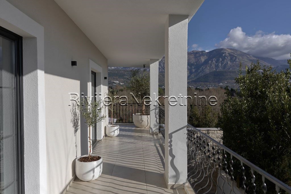 Tivat_vila_prodjaa_villa_sale_Rivijera_Nekretnine_oglasi_Boka_Kotorska_ (14)