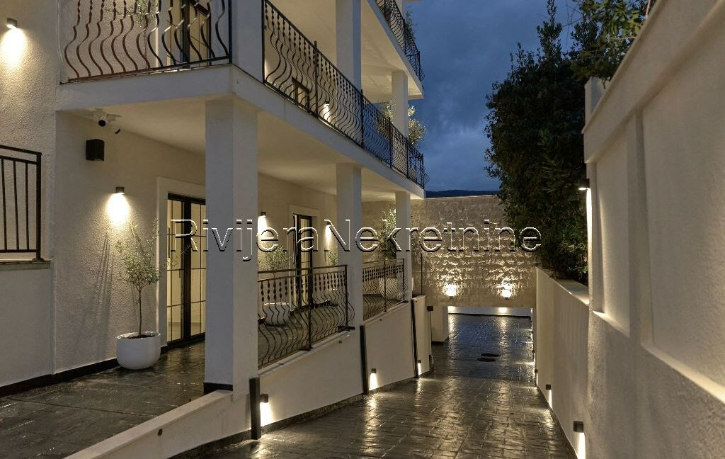 Tivat_vila_prodjaa_villa_sale_Rivijera_Nekretnine_oglasi_Boka_Kotorska_ (5)