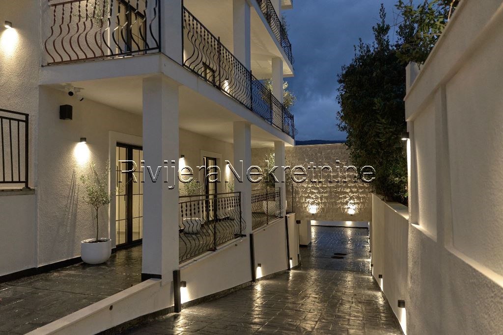 Tivat_vila_prodjaa_villa_sale_Rivijera_Nekretnine_oglasi_Boka_Kotorska_ (5)