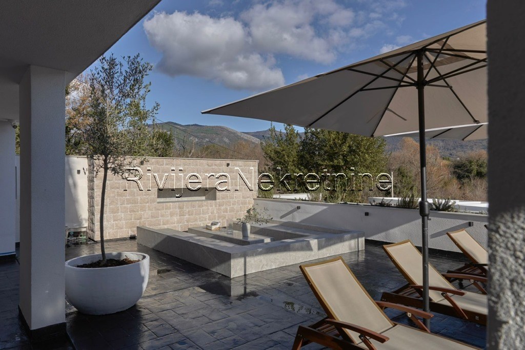 Tivat_vila_prodjaa_villa_sale_Rivijera_Nekretnine_oglasi_Boka_Kotorska_ (8)