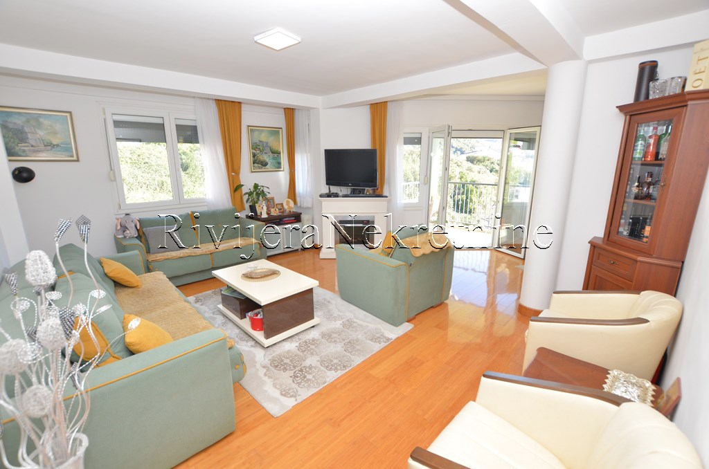 Zwei-Zimmer-Wohnung mit Meerblick in Igalo Herceg Novi