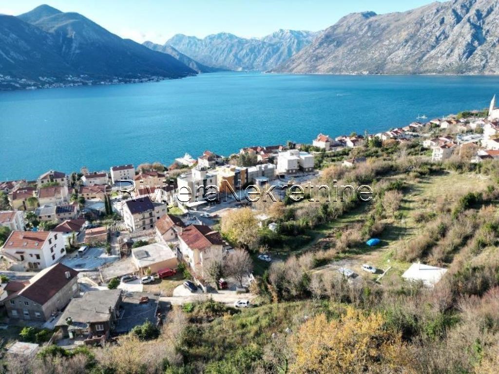 Zum Verkauf Urbanisiertes Grundstück in Dobrota Kotor