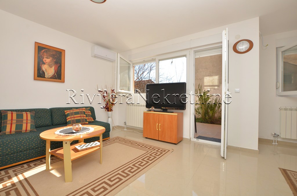 One-bedroom furnished apartment with a yard Herceg Novi