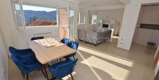 Two-bedroom furnished apartment with sea view Herceg Novi
