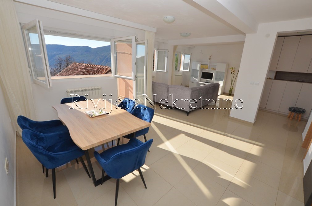 Two-bedroom furnished apartment with sea view Herceg Novi