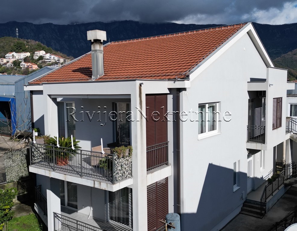 Novoizgradjena kuca u blizini mora Zelenika Herceg Novi
