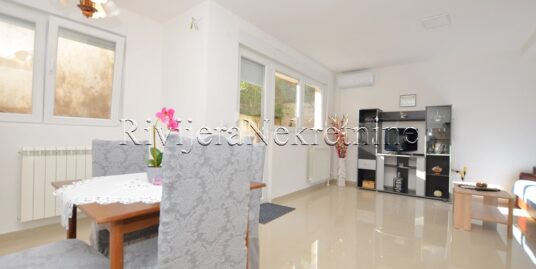 One-bedroom apartment with a yard Herceg Novi Ratisevina