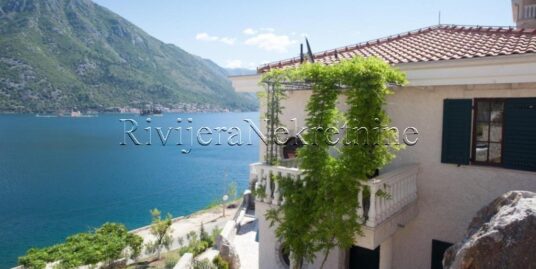 For sale furnished two-bedroom apartment in Kostanjica Kotor
