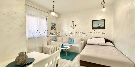 Studio apartments for sale on the seafront Djenovici Herceg Novi