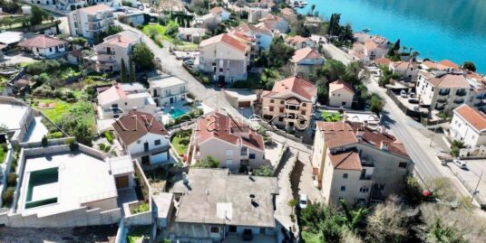 For sale family house in Kotor