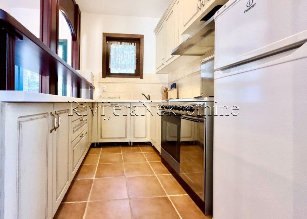 prodaja_sale_Rivijera_Nekretnine_oglasi_Ads_Kotor_Kostanjica_stan (4)