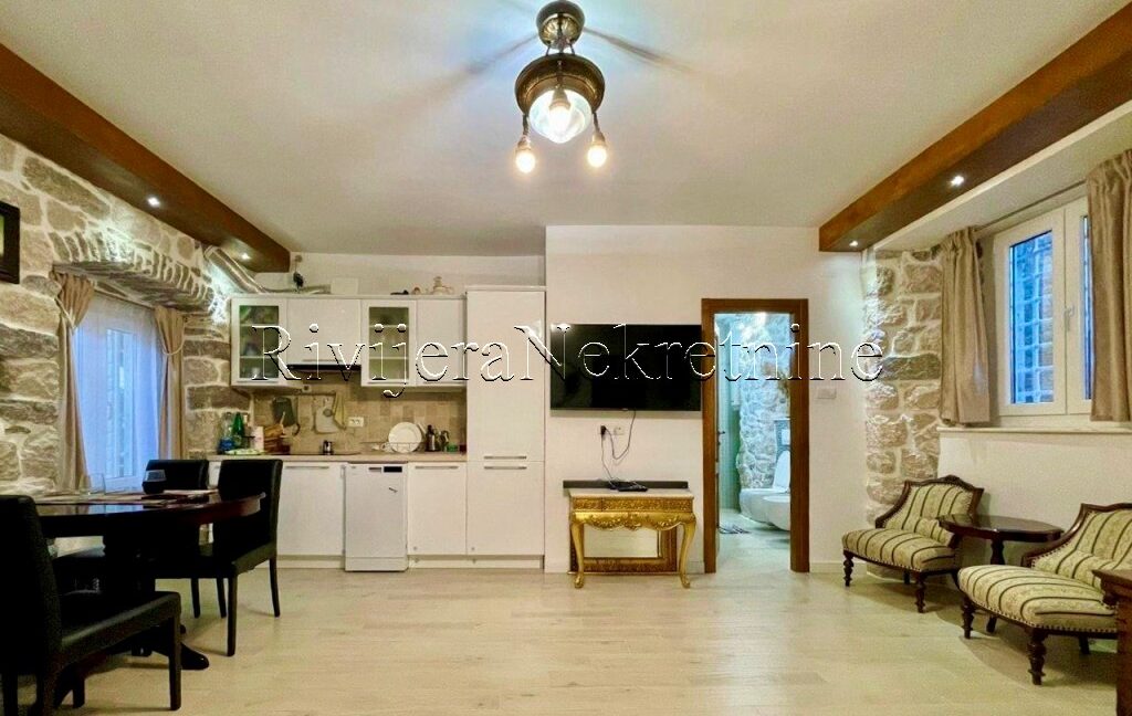 prodaja_Sale_stan_apartment_rivijera_Nekretnine_oglasi_Ads_Prcanj_Kotor_ (3)