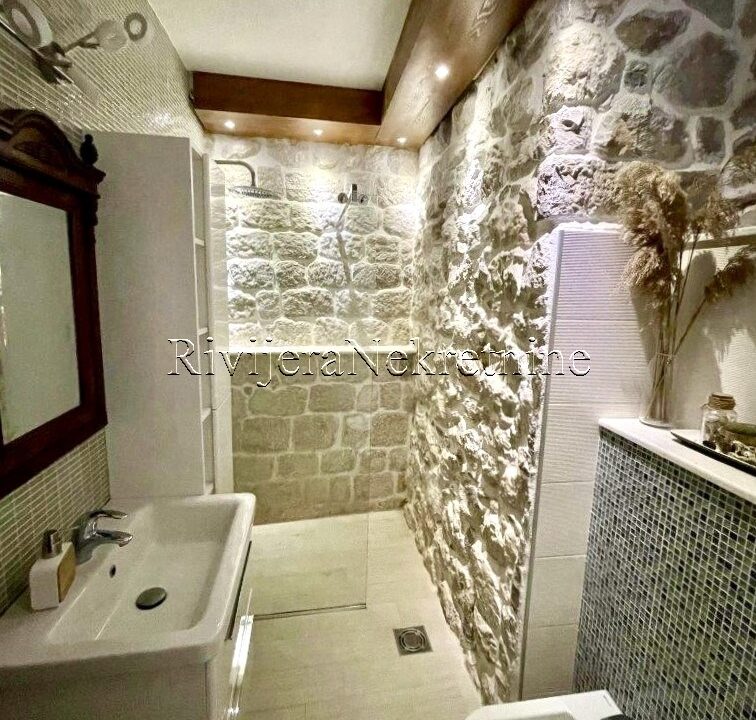 prodaja_Sale_stan_apartment_rivijera_Nekretnine_oglasi_Ads_Prcanj_Kotor_ (7)