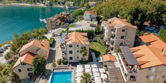 For sale one-bedroom apartment in the luxurious Morinj Complex