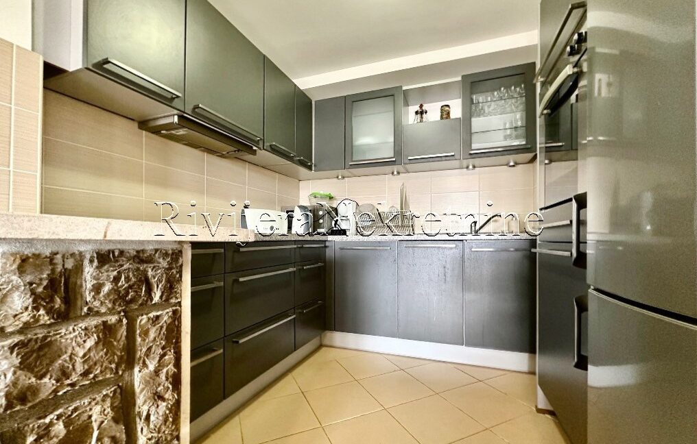 prodaja_sale_stan_Rivijera_Nekretnine_oglasi_Ads_Tivat_prodaza (2)