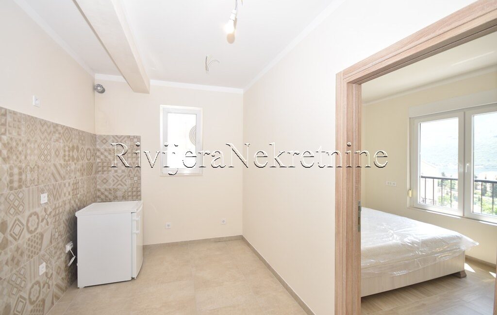 Rivijera_nekretnine_oglasi-ads_Kumbor_Herceg_novi_Portonovi_stan_(2)