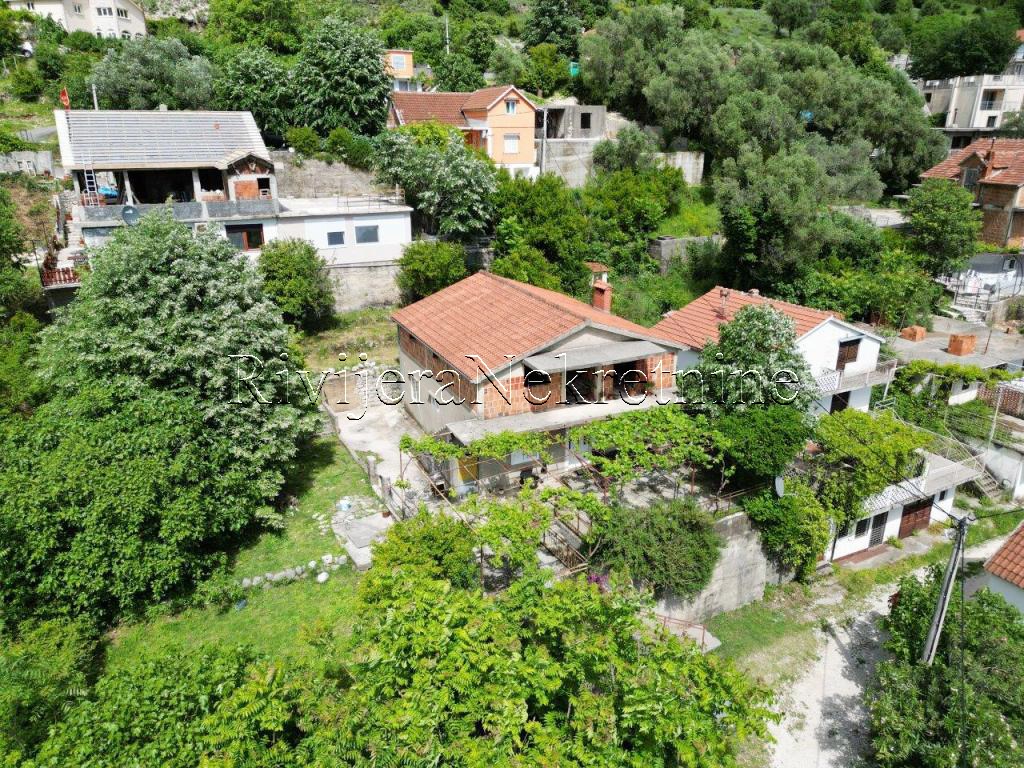 For sale family house in Risan Kotor