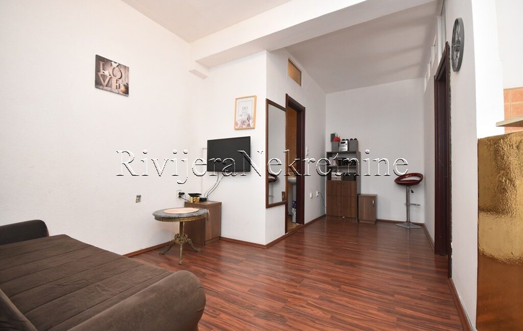 prodaja_Sale_Riivjera_Nekretnine_oglasi_Ads_Herceg_Novi_centar_stan (2)