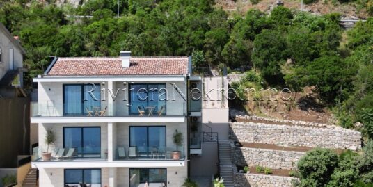 Super luxurious two-bedroom apartment first row to the sea Herceg