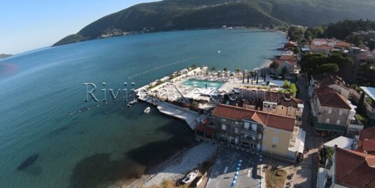 One-bedroom furnished apartment on the shore of the sea Igalo