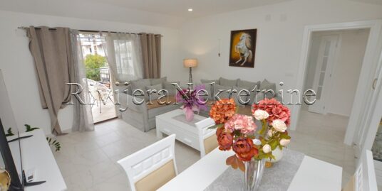 Super luxurious two-bedroom apartment Igalo center