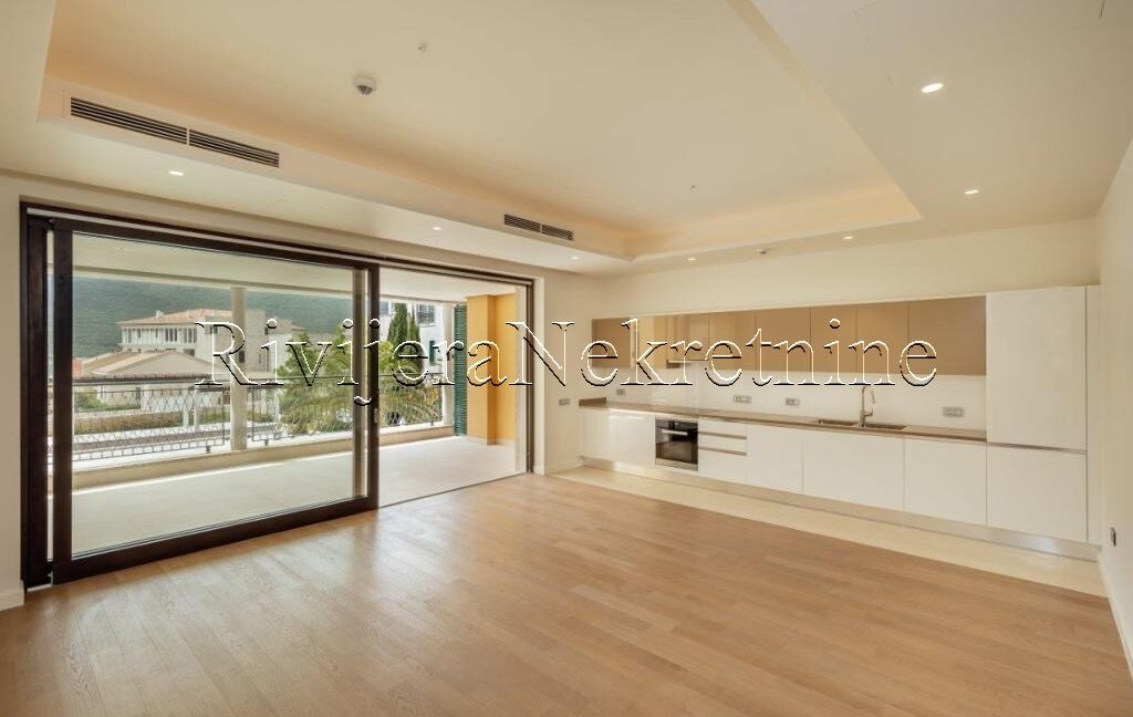 prodaja_Sale_Rivijera_nekretnine_Ads_Ad_oglasi_Kumbor_Herceg_Novi_PORTONOVI_Boka_bay_ (2)