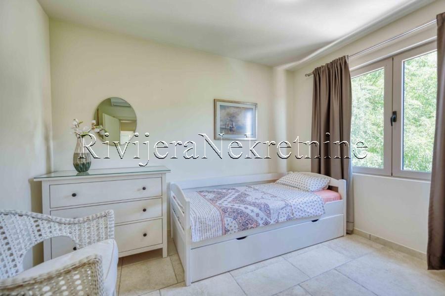 prodaja_prodaza_Sale_rivijera_Nekretnine_Ads_Ad_oglasi_Tivat_Boka_bay_Boka-kotorska_ (14)