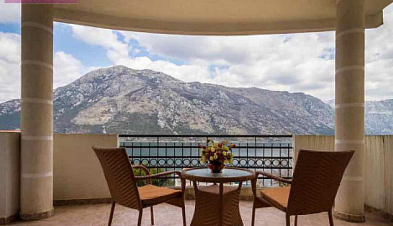Luxury apartment in the village Stoliv, Kotor-Top Estate Montenegro