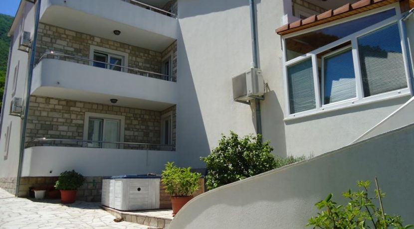 Villa an der Küste Kostanjica, Kotor-Top Immobilien Montenegro