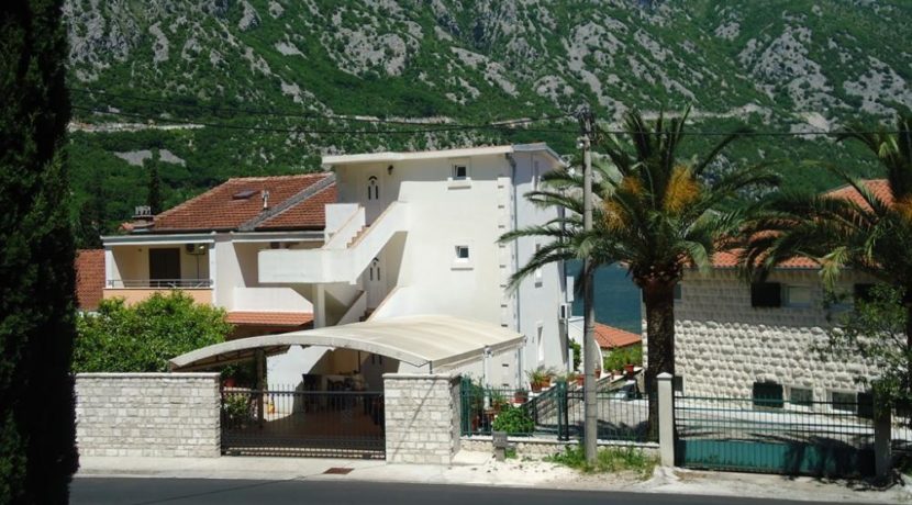 Villa mit eigenem Bootsanleger Kostanjica, Kotor-Top Immobilien Montenegro