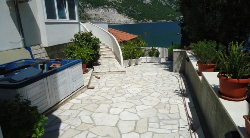 Villa with private boat moorage Kostanjica, Kotor-Top Estate Montenegro