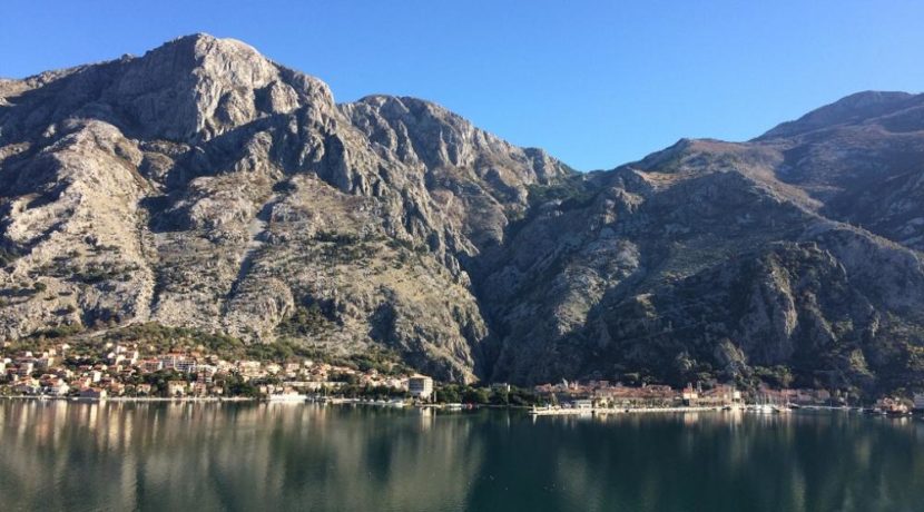 Apartment mit blick auf die antike Stadt Kotor-Top Immobilien Montenegro