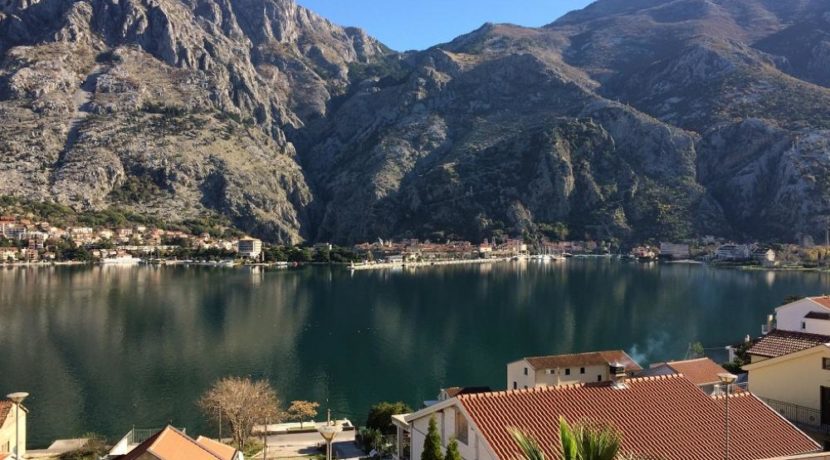 Apartment overlooking the ancient city of Kotor-Top Estate Montenegro