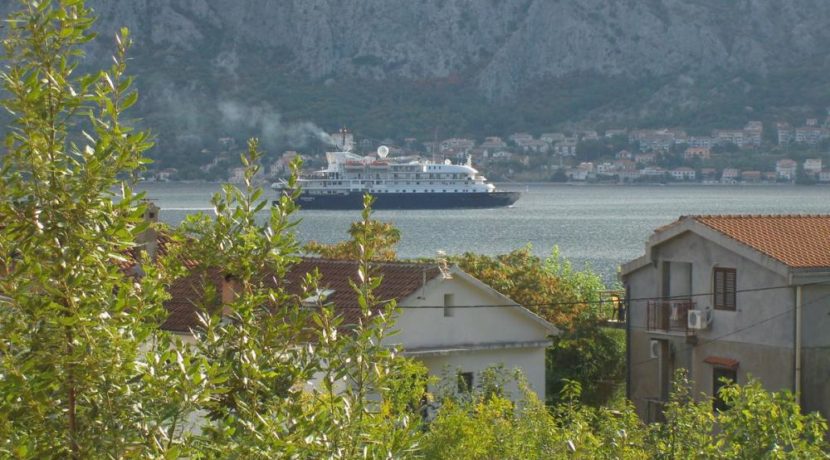Kuća sa pogledom na more Prčanj, Kotor-Top Nekretnine Crna Gora