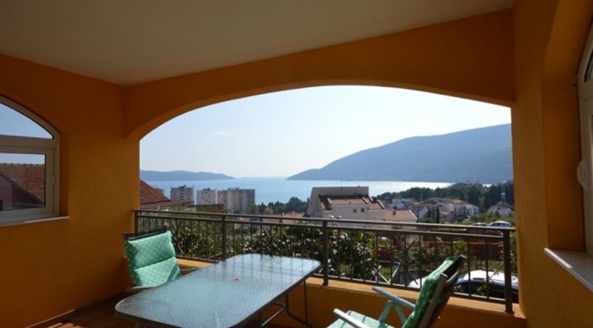 Lijep stan sa panoramskim pogledom Igalo, Herceg Novi-Top Nekretnine Crna Gora
