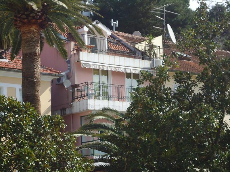 Altes Haus auf dem Skver in Herceg Novi