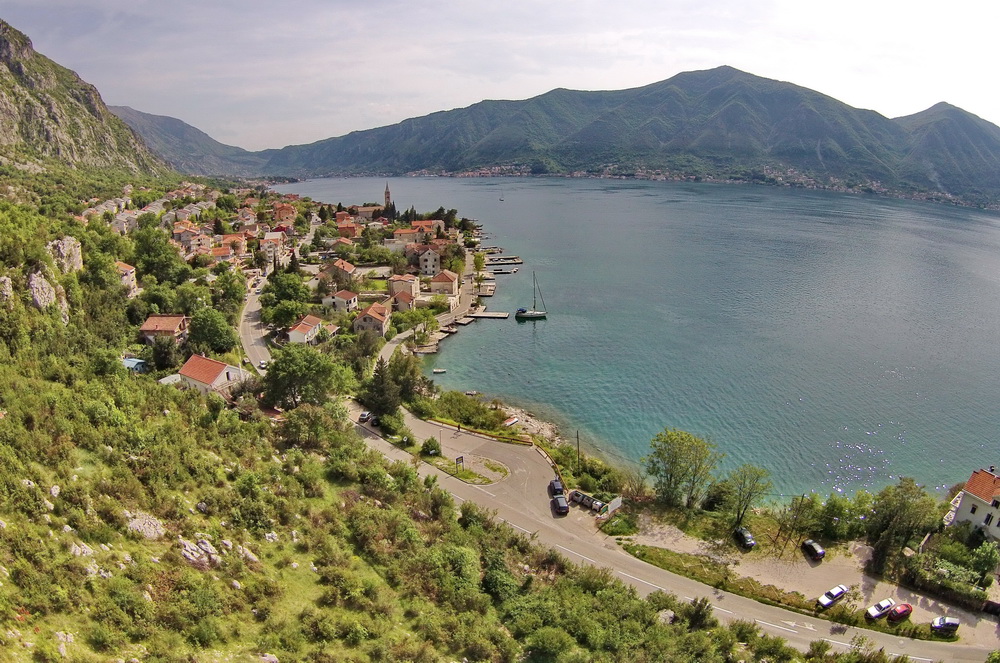 Big plot with stunning sea views in Dobrota, Kotor