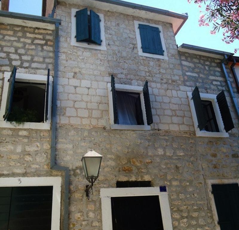 House in center of old town Herceg Novi