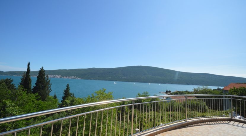 Balcony house Baosici Herceg Novi-Top Estate Montenegro