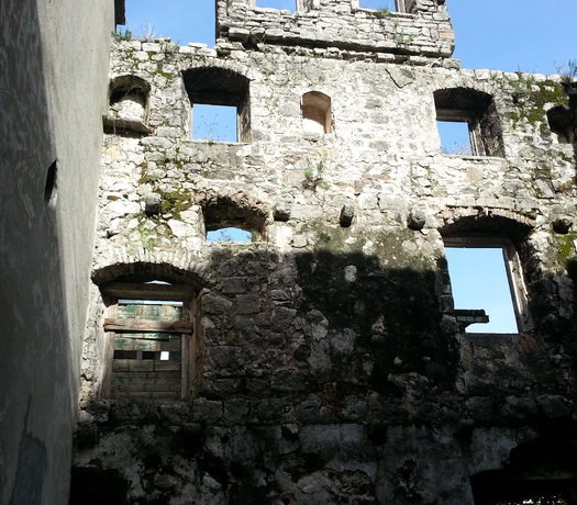 Ruin Stoliv Kotor-Top Estate Montenegro